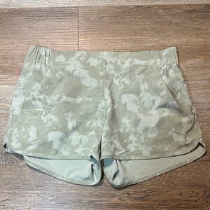 Columbia Women's Light Tan Patterned Athletic Shorts